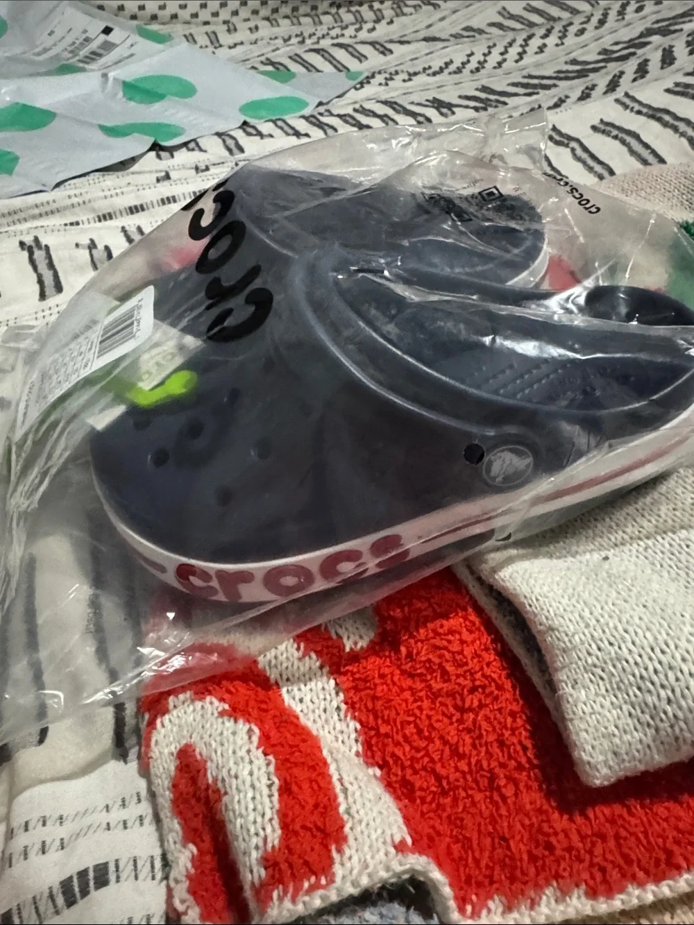 CROCS Classic Clog in Dark Blue